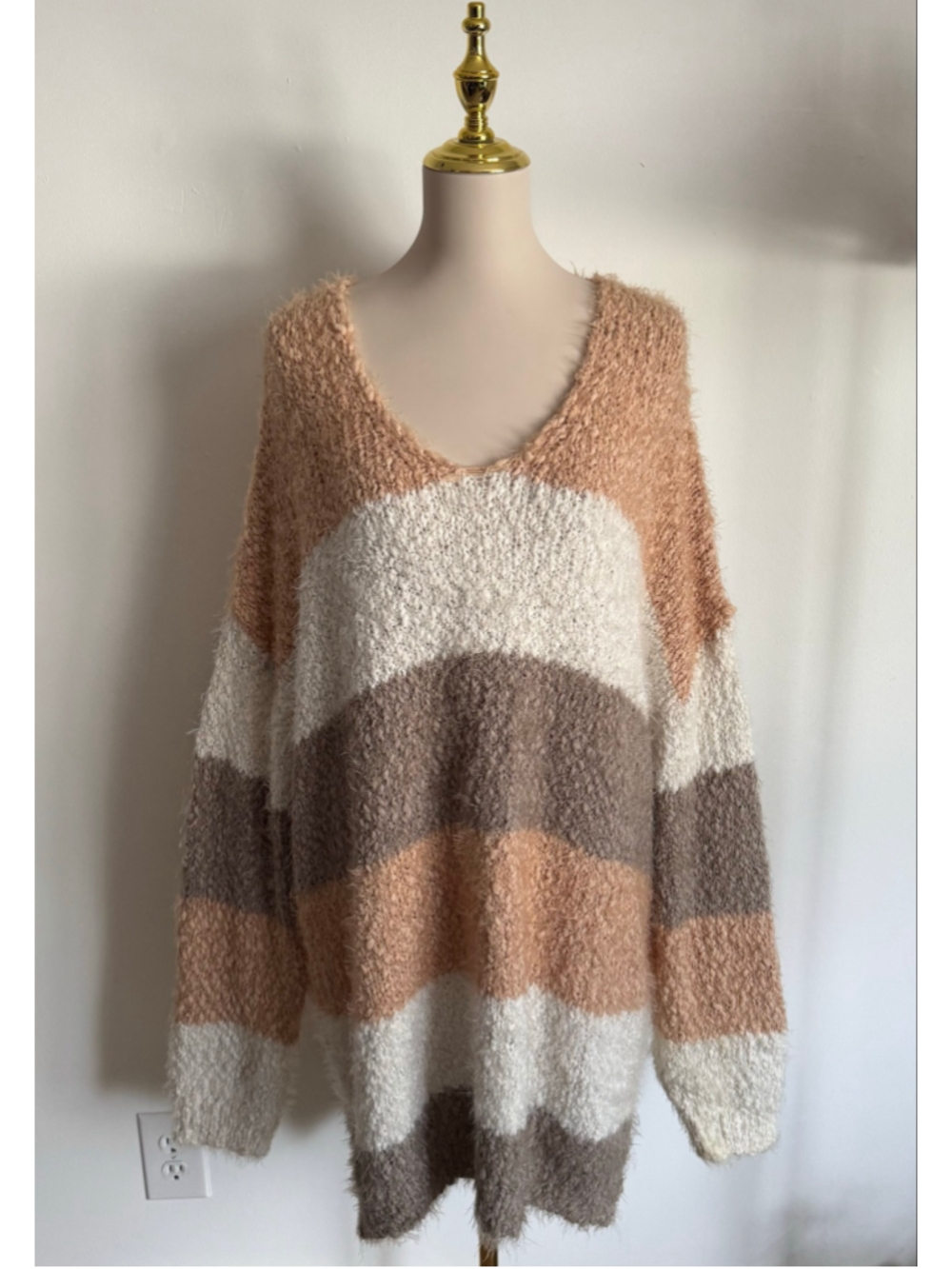 Women's Davi & Dani Striped Fuzzy Crew Neck Sweater Beige White 3X